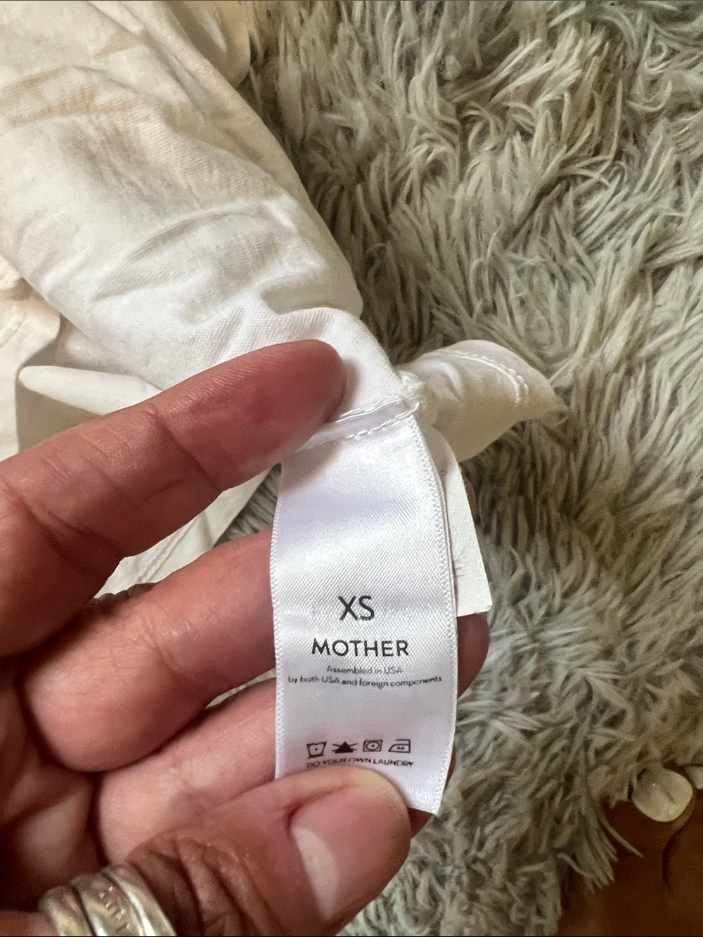 MOTHER White Tee with Red Neckline Embroidery - Picture 7 of 11